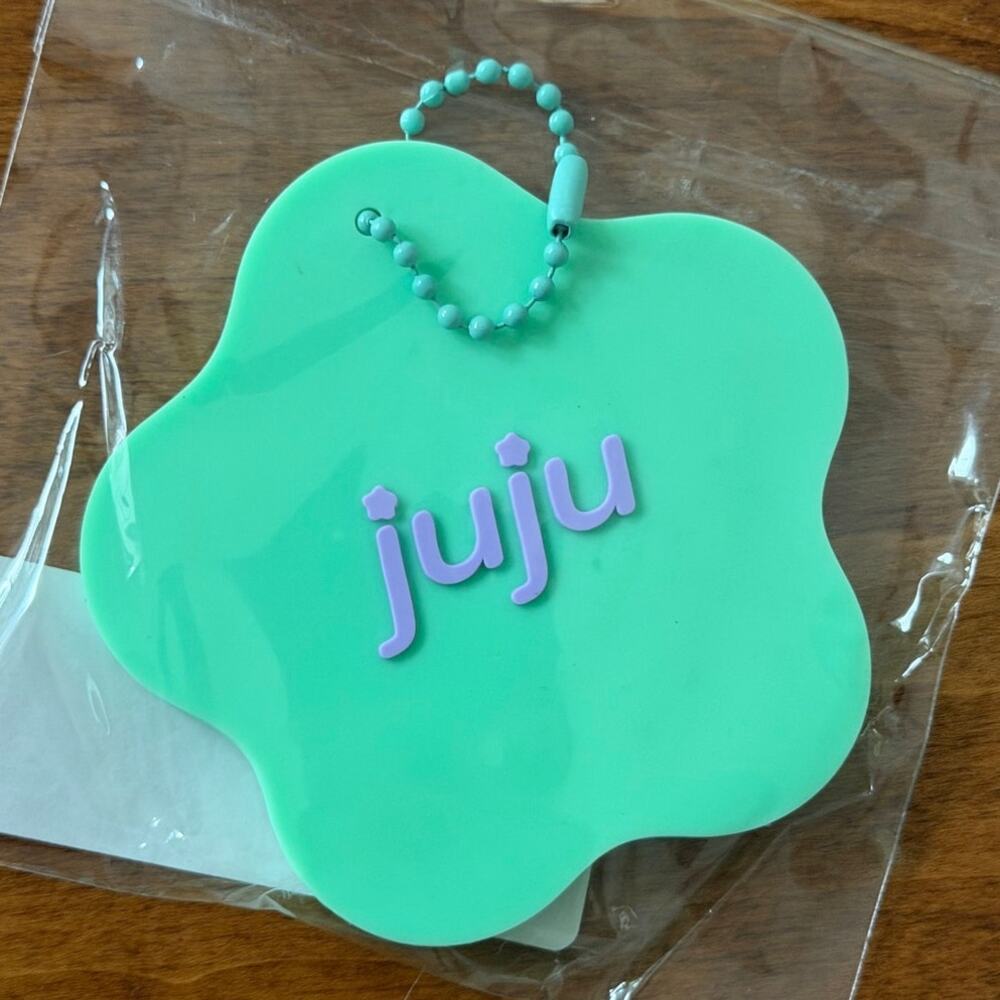CJ HENDRY JUJU FLOWER KEYCHAIN MINT GREEN PURPLE NEW IN PACKAGE